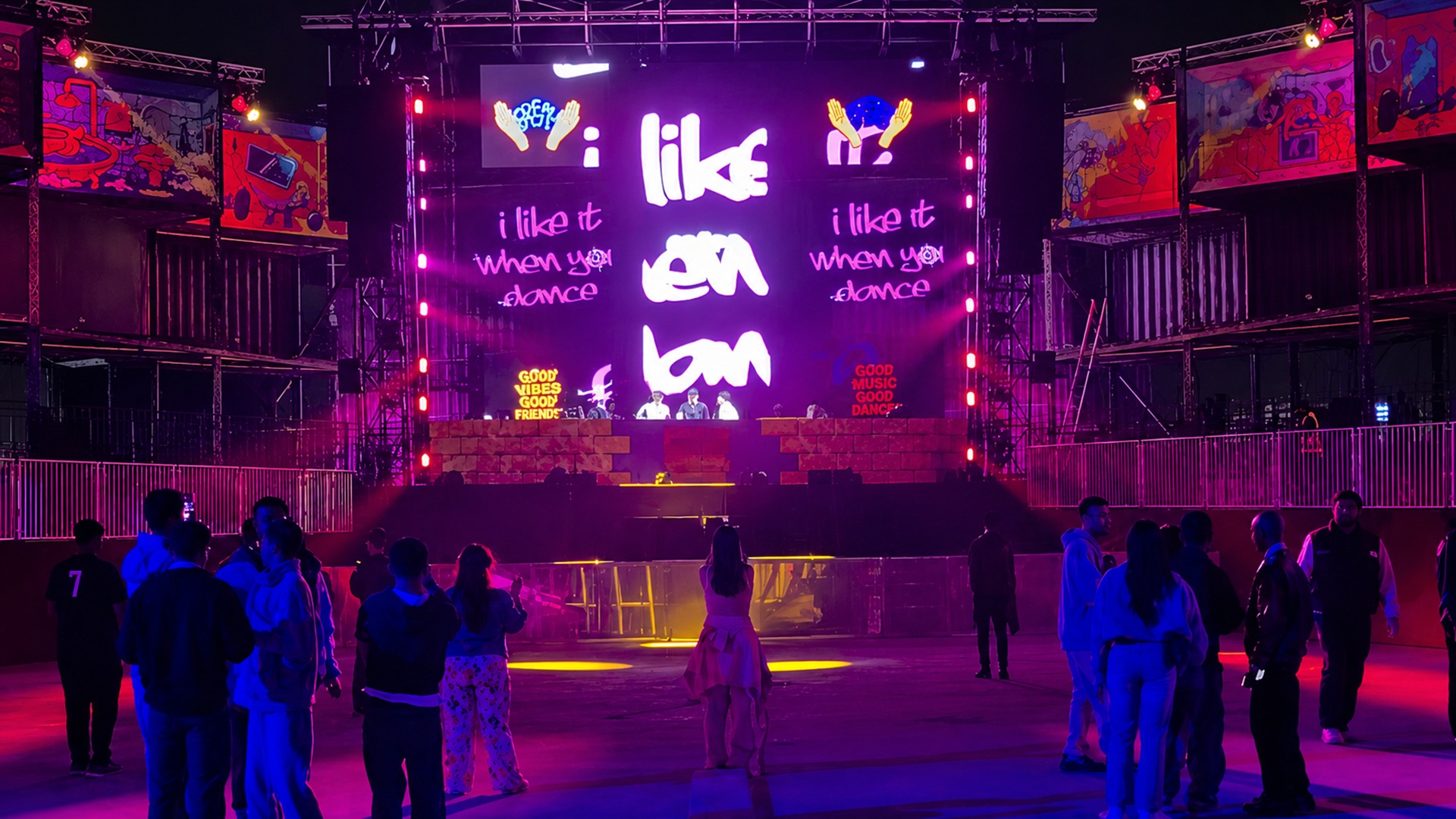 Freaks of Nature stage design 4